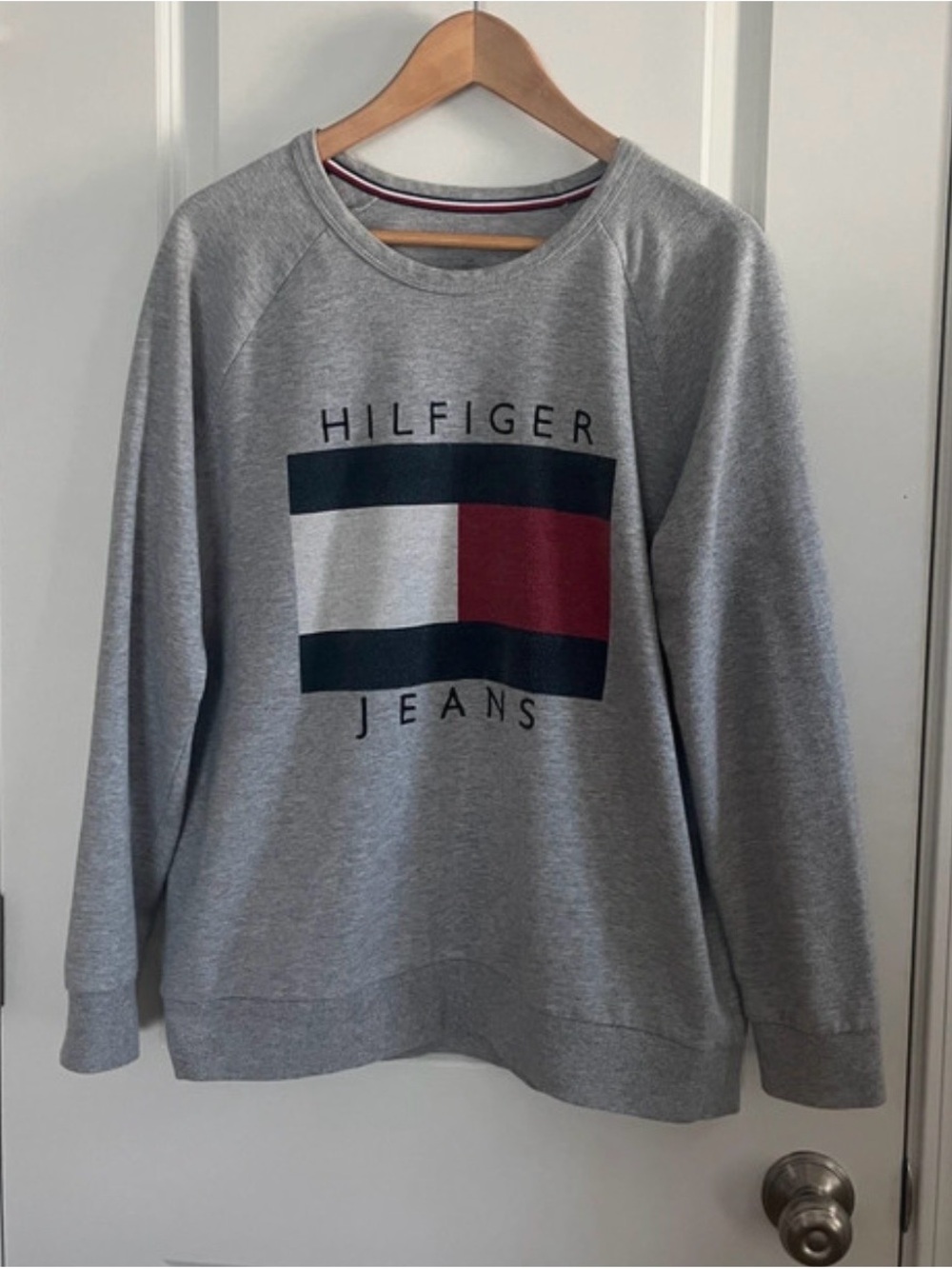 Tommy Hilfiger Gray Logo Crewneck Sweatshirt with Red & Navy Flag